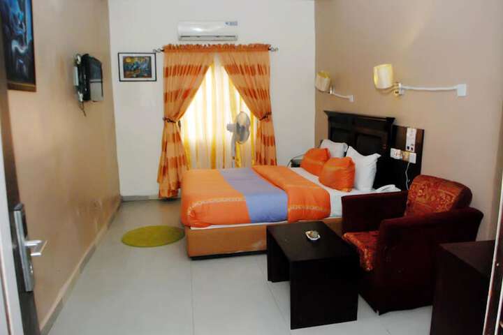 Room 5 of 26