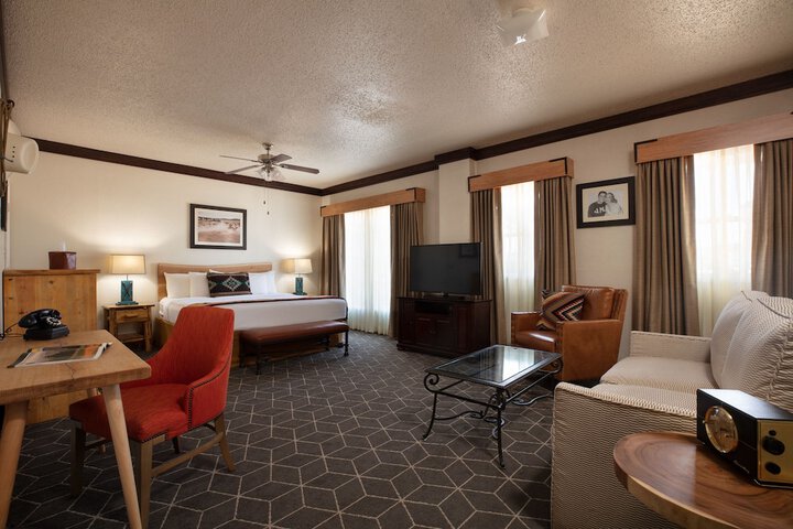 Room 26 of 75