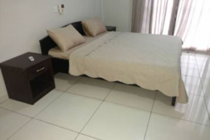 Room 9 of 26