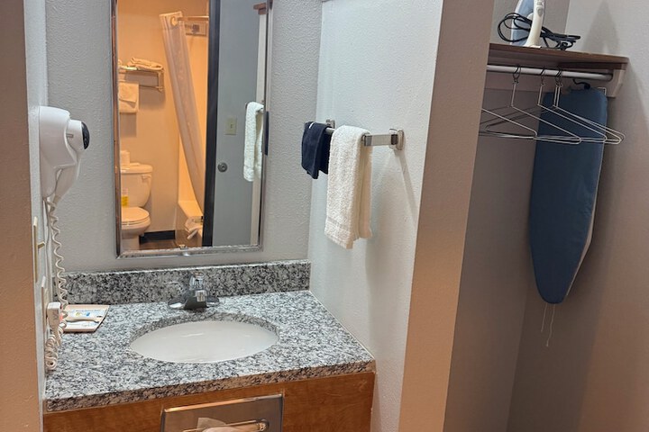 Room 20 of 25