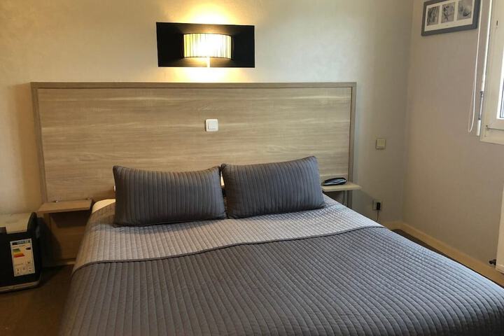 Room 10 of 50