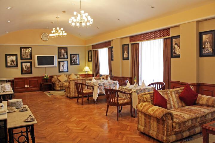 Lounge 119 of 133