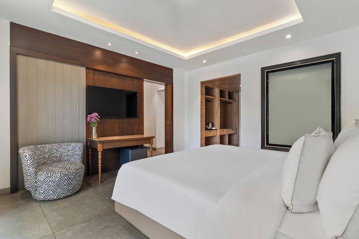 Room 13 of 26
