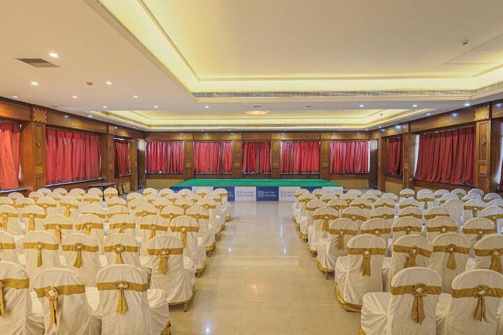Business Center 18 of 18