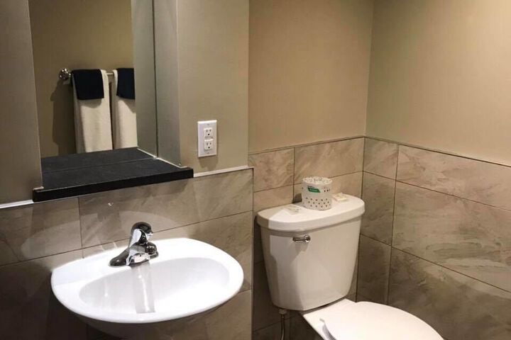 Room 2 of 20