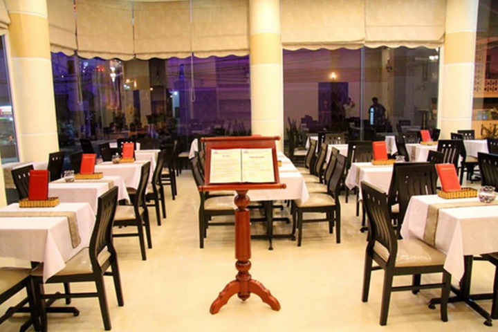 Food court