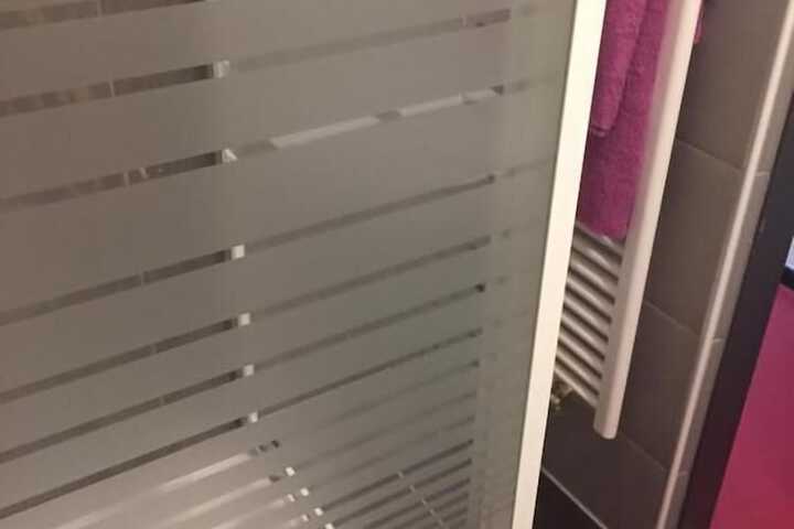 Room 10 of 18