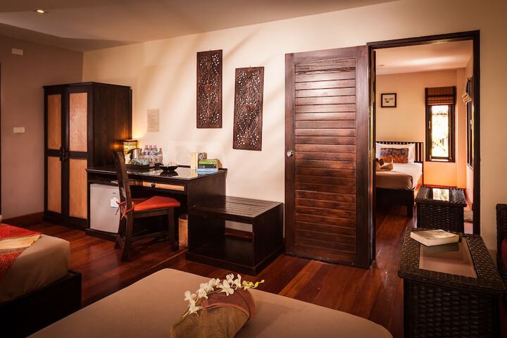 Room 25 of 143