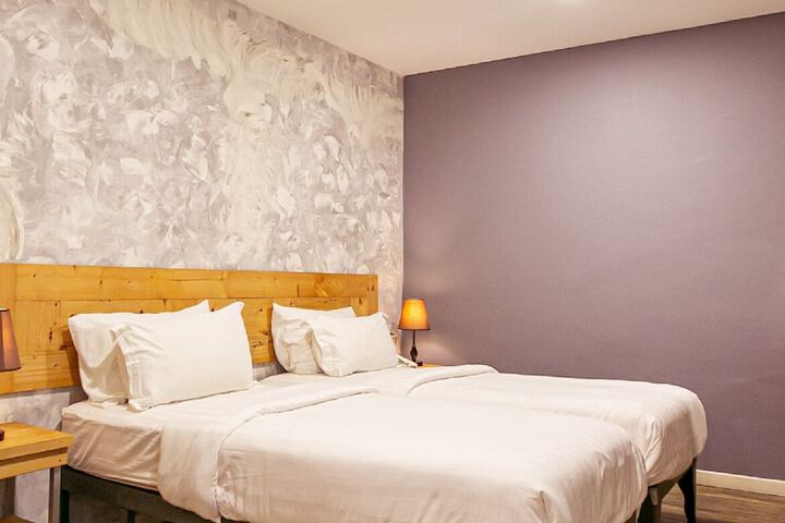 Room 16 of 34