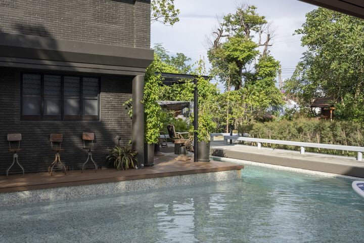 Pool 156 of 219