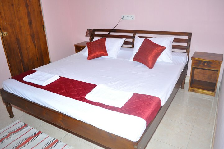 Room 6 of 26