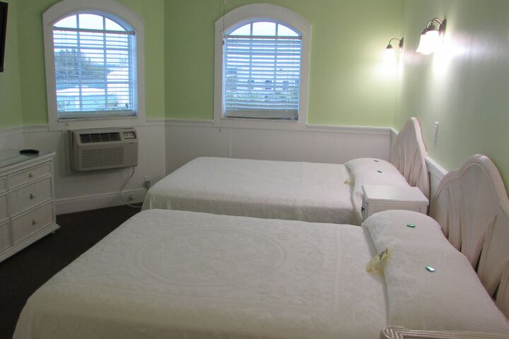Room 35 of 229