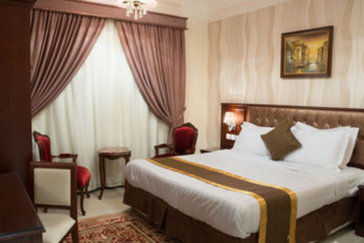 Room 10 of 38