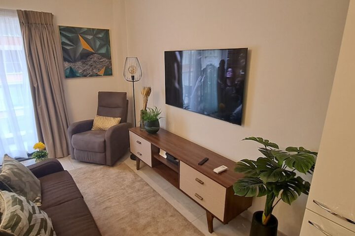 Room 8 of 136