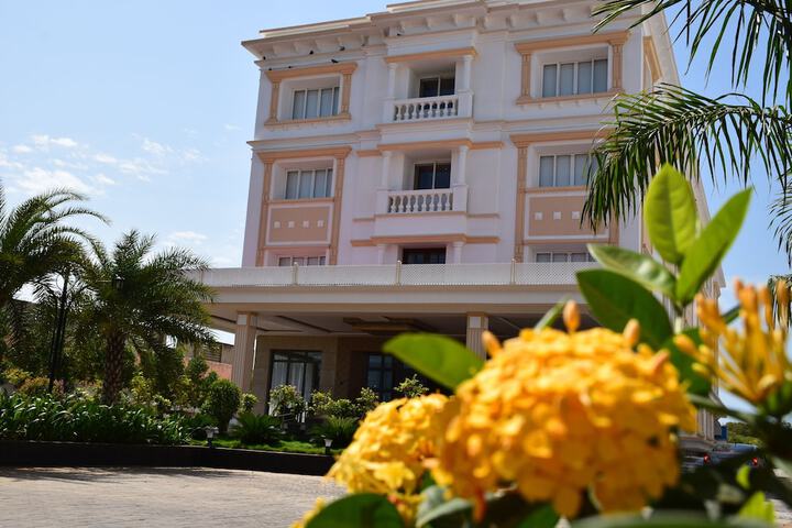 Hotel 26 of 28