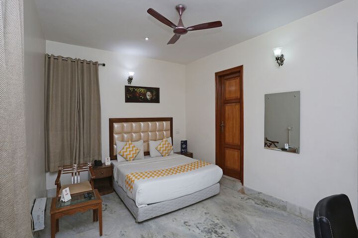 Room 16 of 26