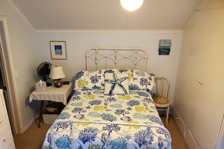 Room 4 of 40
