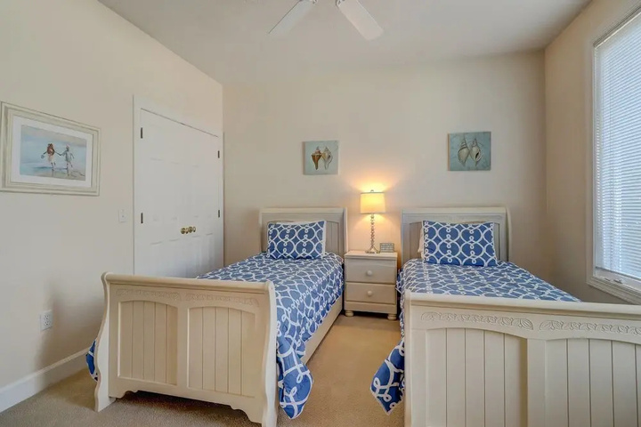 Room 5 of 22