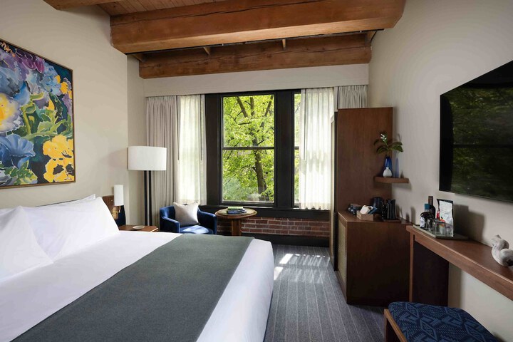 Room 8 of 70