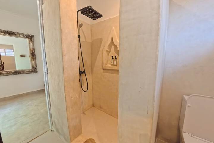 Room 73 of 124