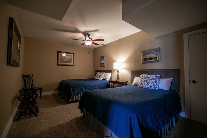 1 King Bed (39 of 40)