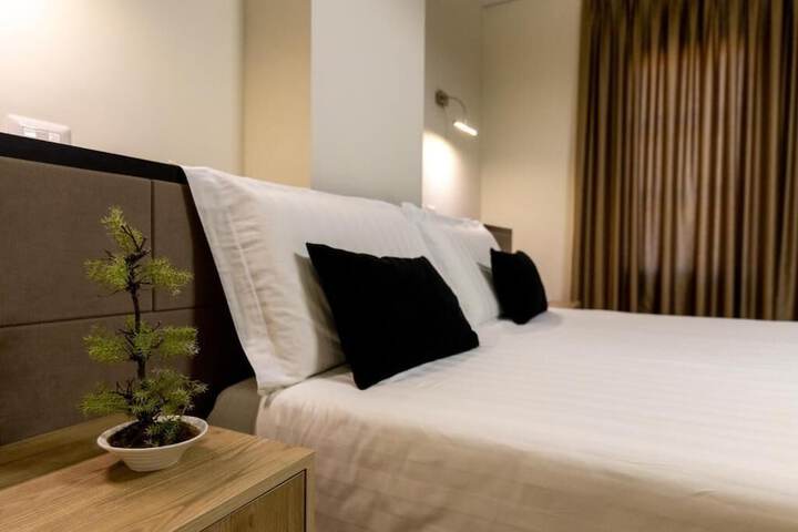 Room 5 of 21