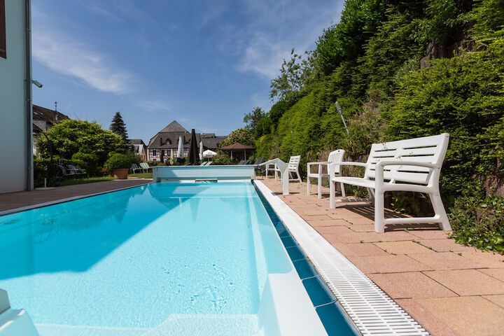 Pool 17 of 32