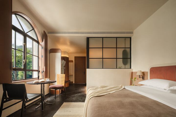 Room 21 of 79