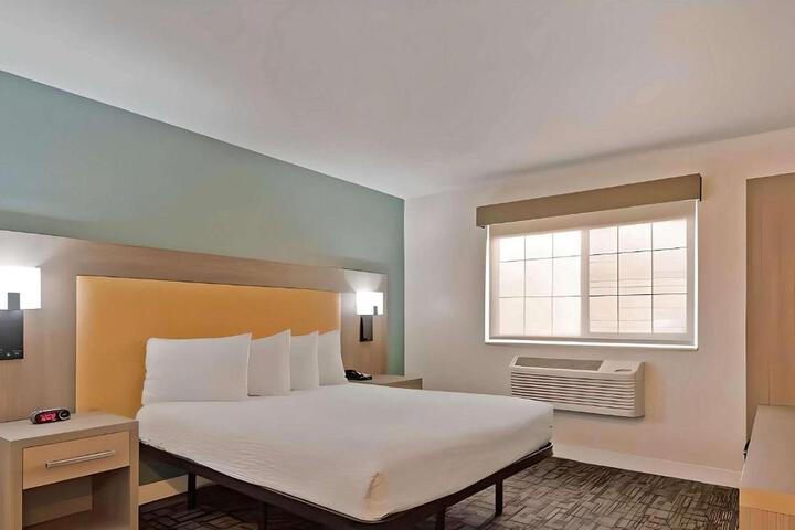Double Inner King Size Bed (2 of 3)