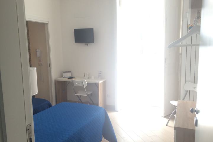Room 22 of 64