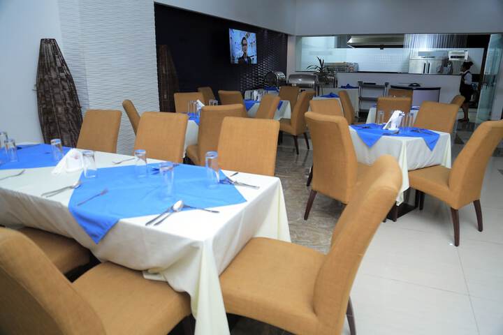 Dining 6 of 25