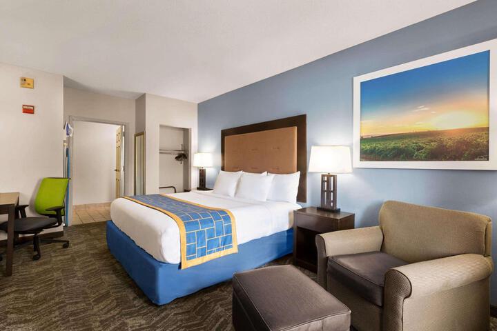 1 King Bed (14 of 22)
