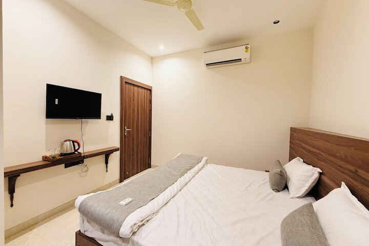 Room 34 of 84