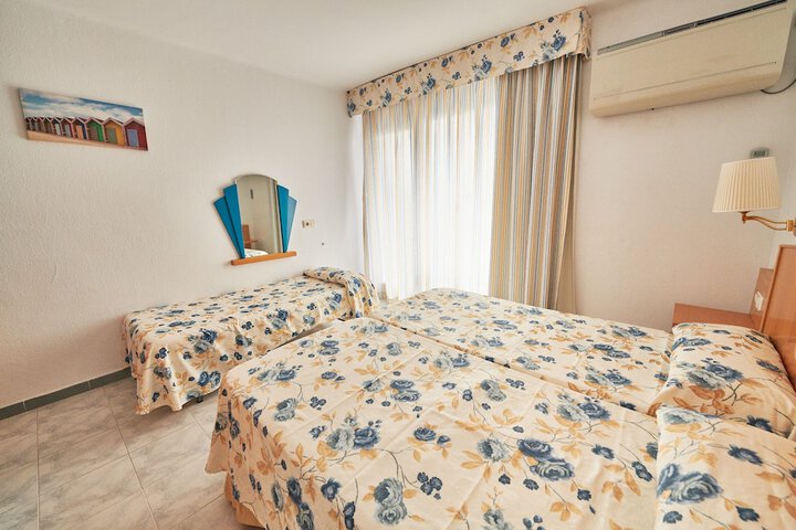 Room 14 of 38