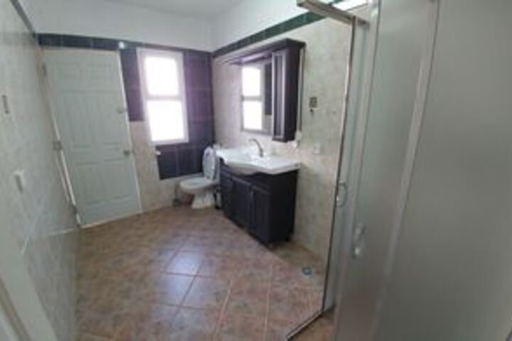Room 7 of 32