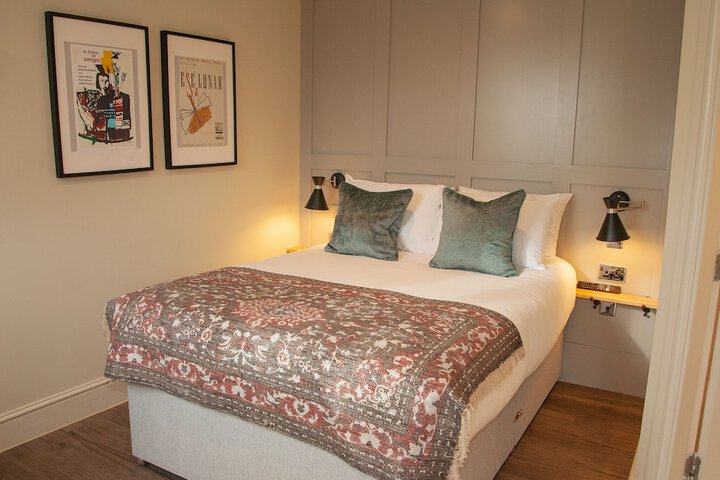 Room 18 of 42