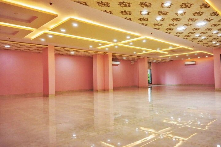 Ballroom/Hall 40 of 45
