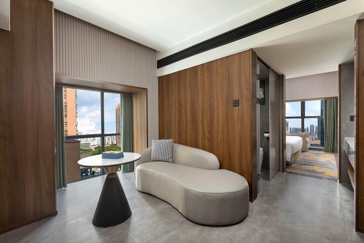 Room 13 of 20