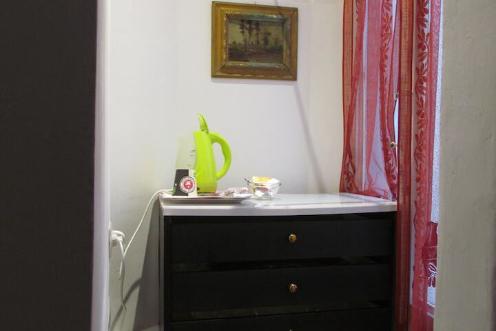 Room 13 of 61
