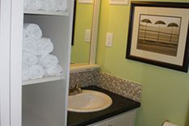 Room 2 of 8