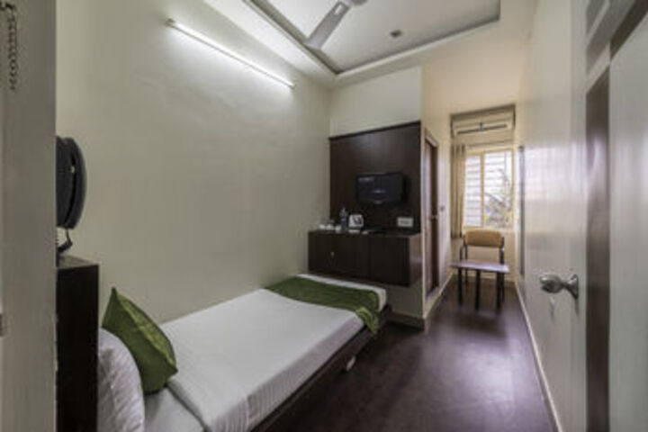 Room 6 of 22