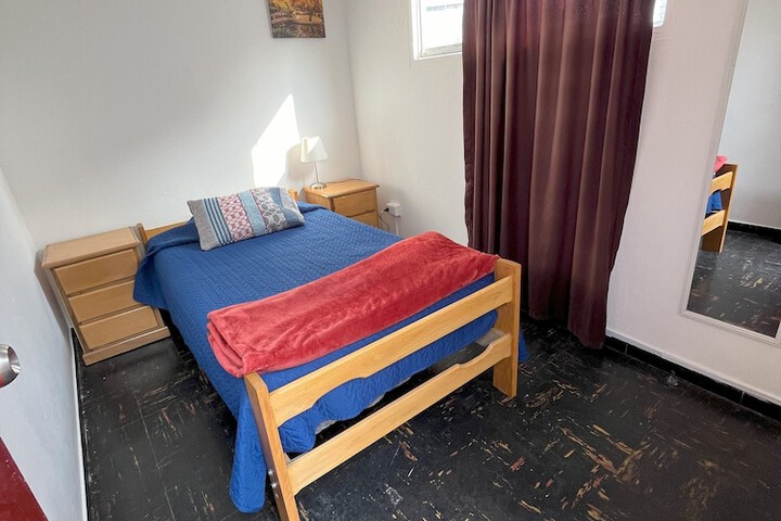 Room 37 of 178