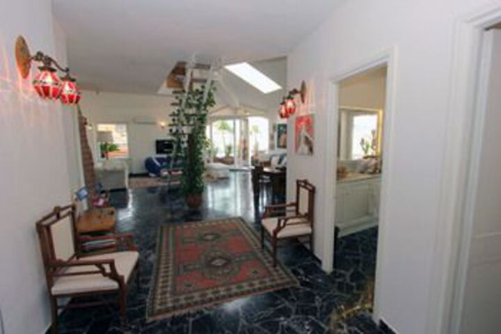 Room 15 of 20