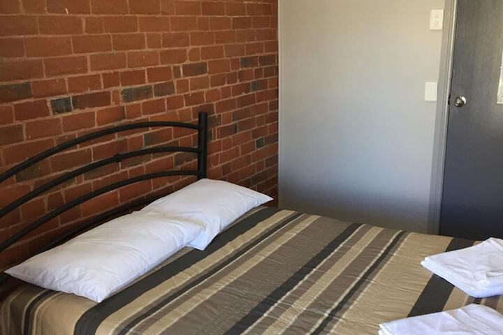 Room 17 of 36