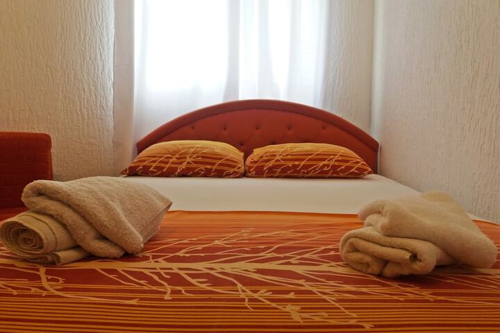 Room 2 of 15