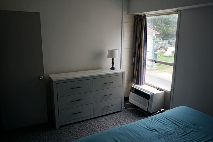 Room 9 of 26