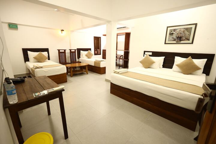 Room 10 of 40
