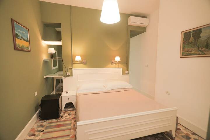 Room 18 of 45
