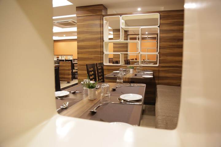 Dining 16 of 26