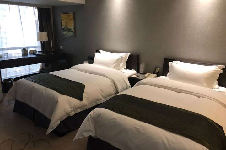 Room 17 of 46